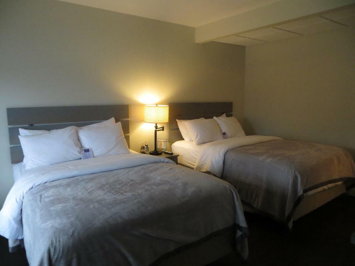Brio Beach Inn Traverse City Ngoại thất bức ảnh