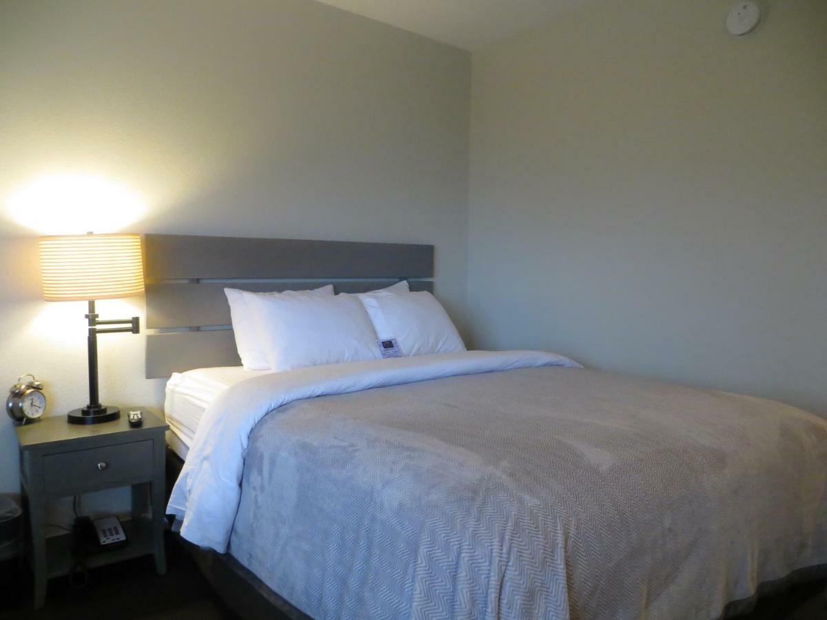 Brio Beach Inn Traverse City Ngoại thất bức ảnh