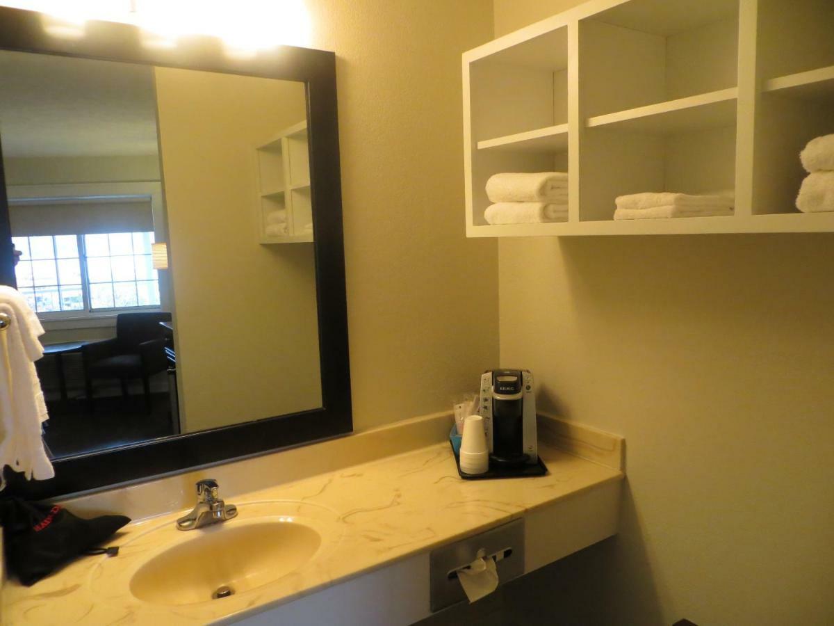 Brio Beach Inn Traverse City Ngoại thất bức ảnh